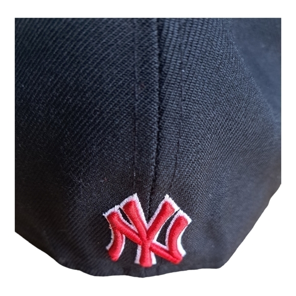 New York Yankees baseball wool 59 fifty New era fitted cap red & black 7 1/4 - Picture 8 of 16